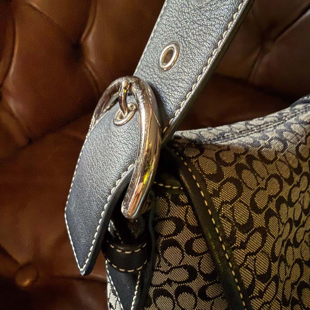 Vintage Coach Soho Signature Buckle Shoulder Bag Black Grey 6808 Y2K - Picture 11 of 14
